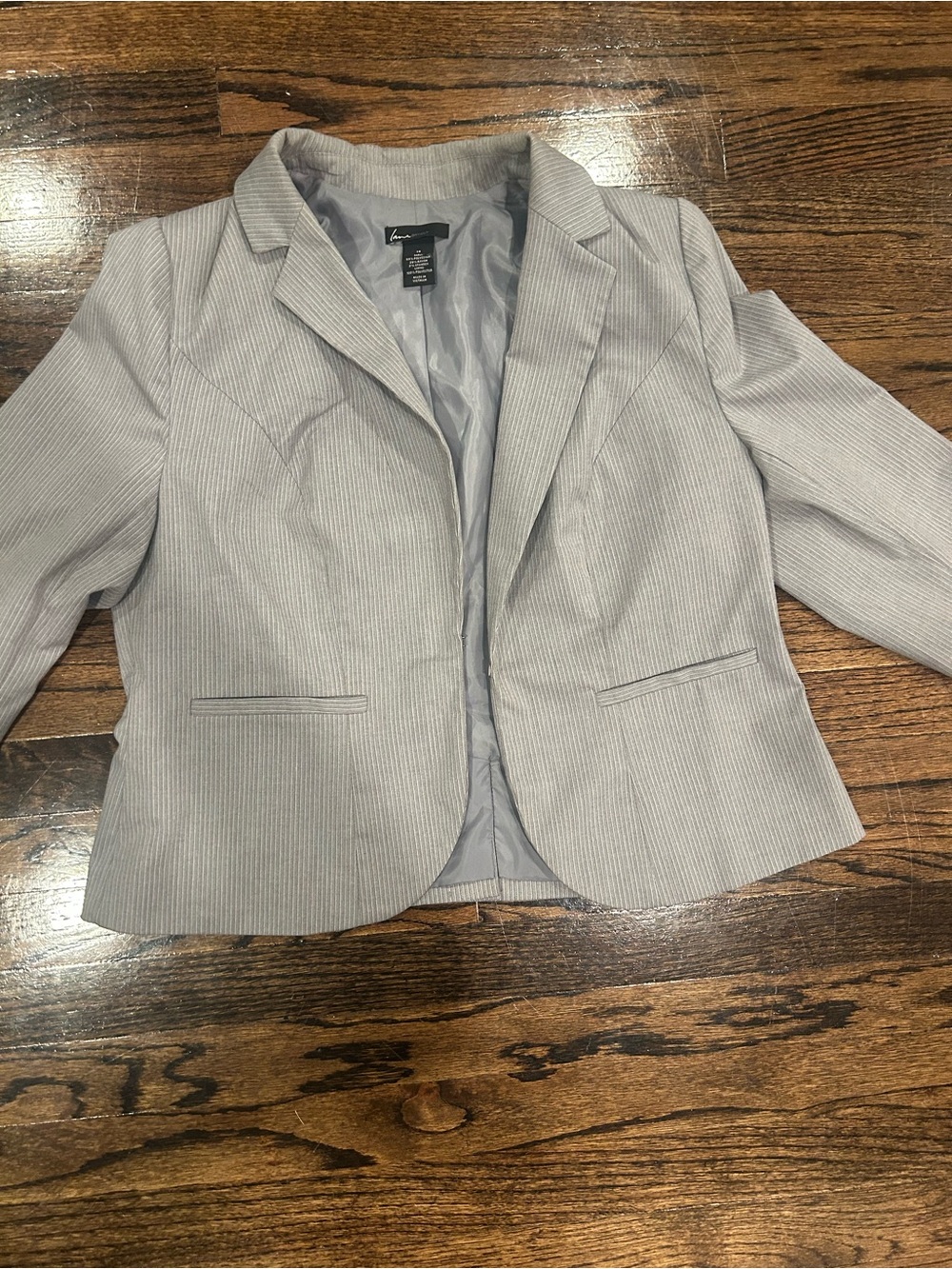 Lane Bryant Striped Blazer in Gray Size 14 Like New - Picture 2 of 5